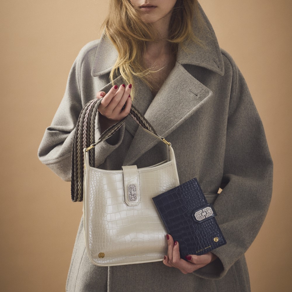 新品♡ADMJ ロゴ バンブーハンドル レザー 2way ショルダーバッグ 楽天市場】ADMJ（ショルダーバッグ・メッセンジャーバッグ